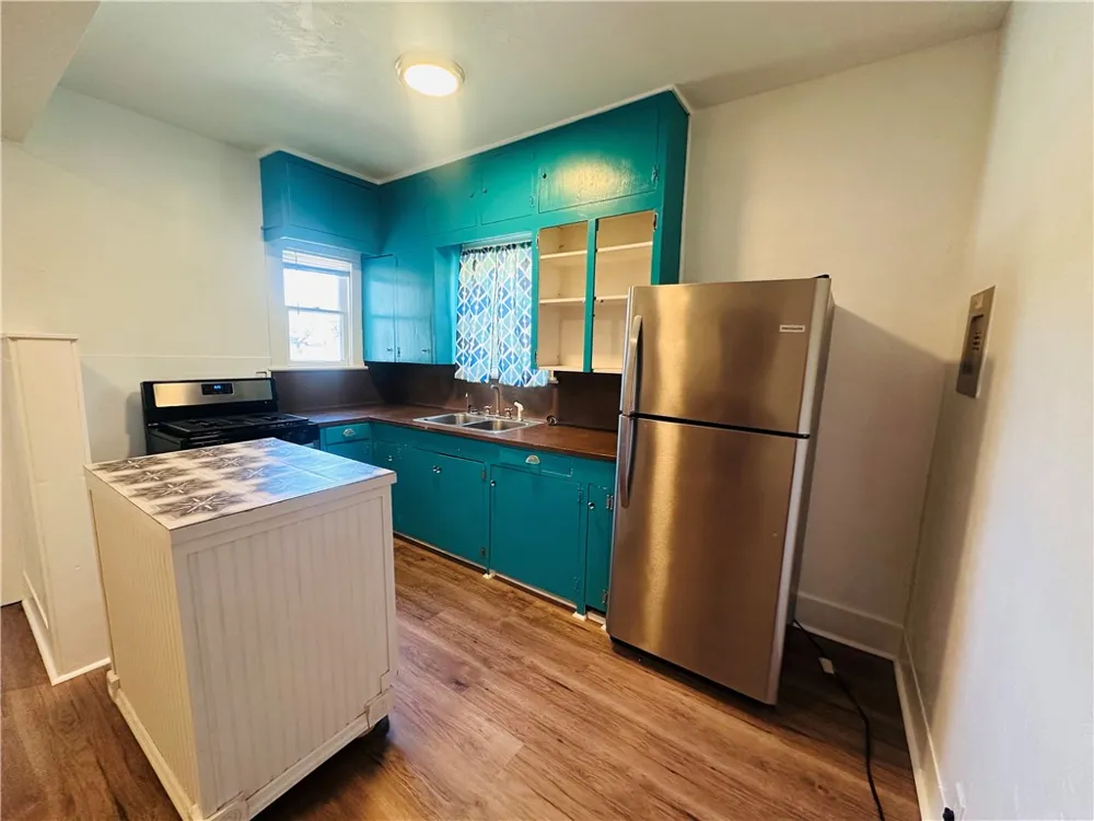 542 Mcintyre Avenue Taft, TX 78390