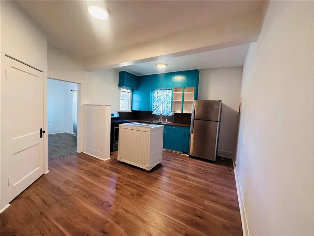 542 Mcintyre Avenue Taft, TX 78390