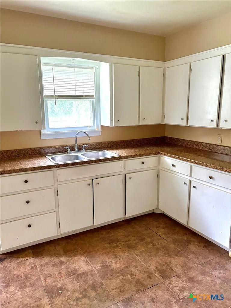 314 E North Street Goliad, TX 77963