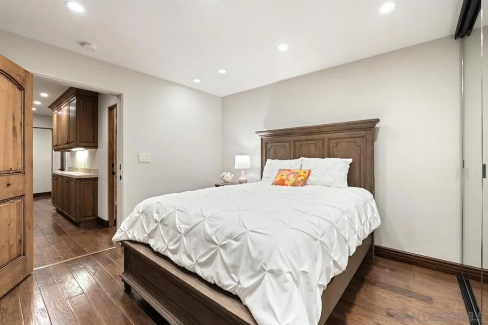 7964 Prospect La Jolla, CA 92037