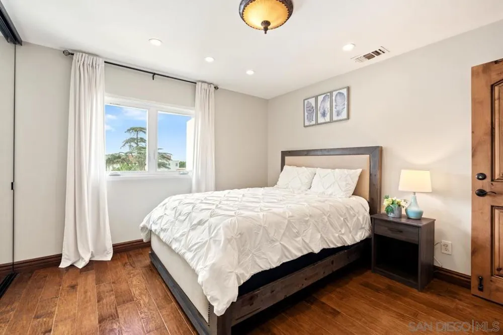 7964 Prospect La Jolla, CA 92037