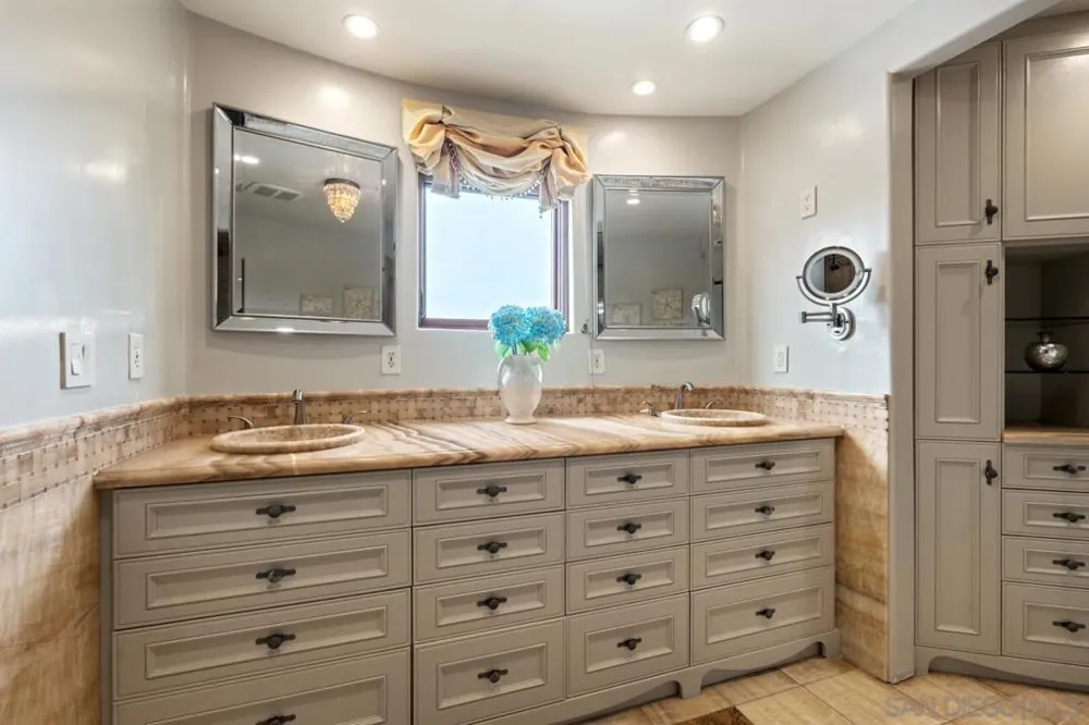 7964 Prospect La Jolla, CA 92037
