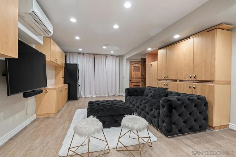 7964 Prospect La Jolla, CA 92037