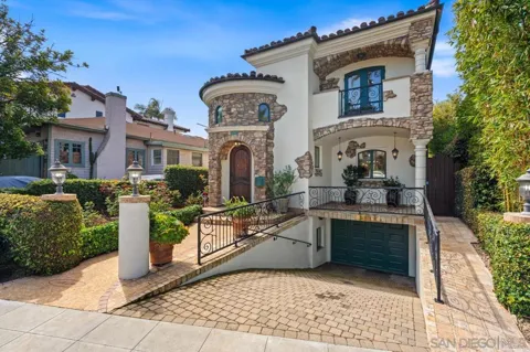 7964 Prospect