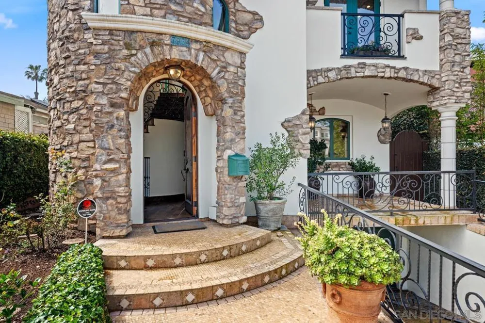 7964 Prospect La Jolla, CA 92037
