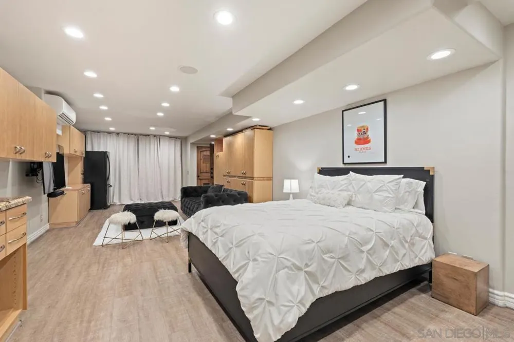 7964 Prospect La Jolla, CA 92037