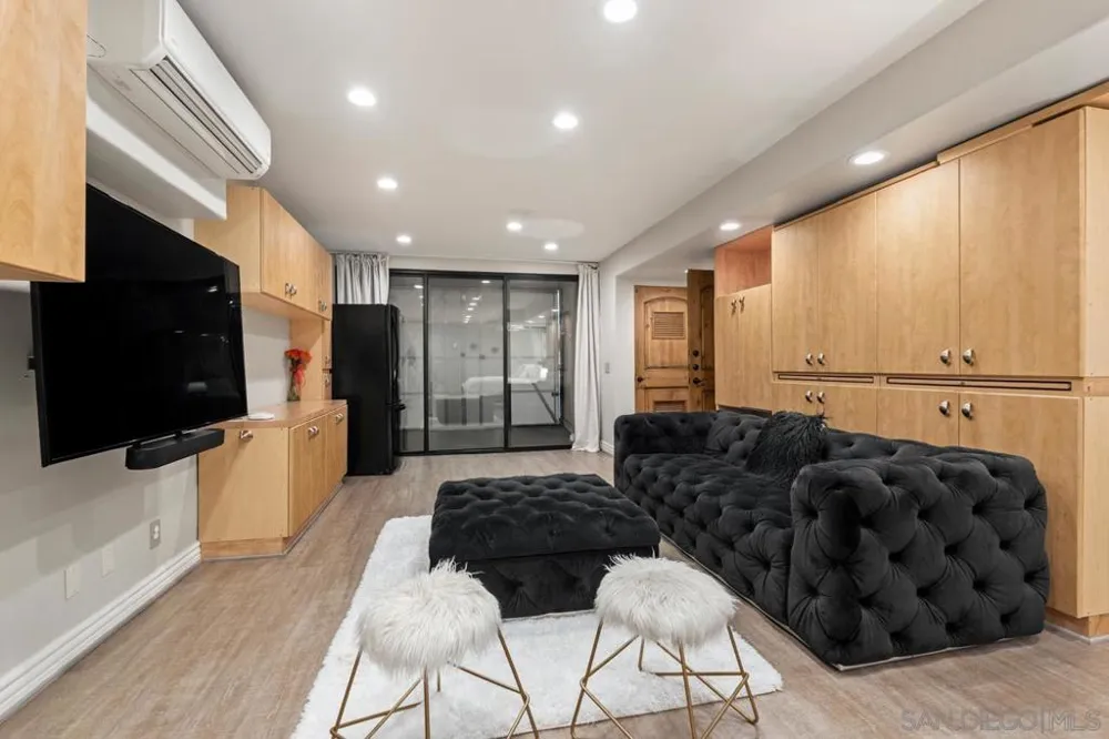 7964 Prospect La Jolla, CA 92037