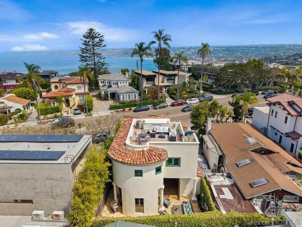 7964 Prospect La Jolla, CA 92037