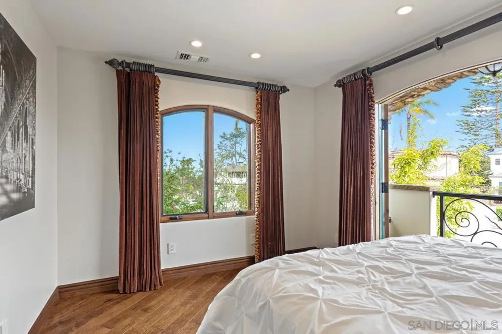 7964 Prospect La Jolla, CA 92037