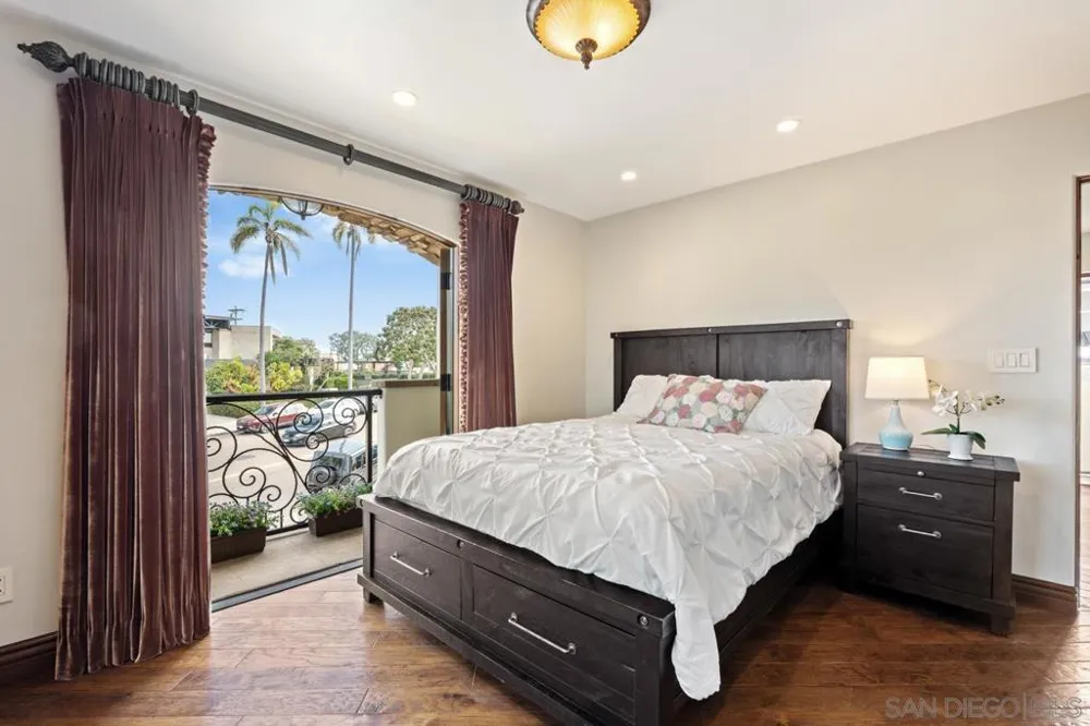 7964 Prospect La Jolla, CA 92037