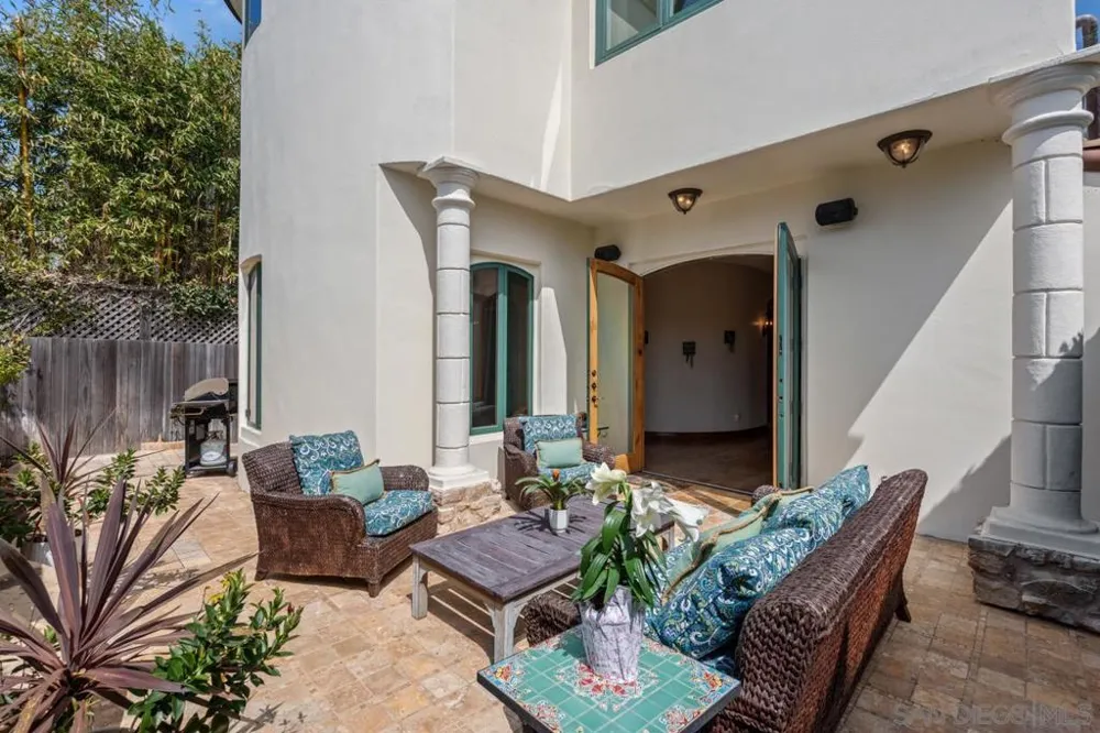 7964 Prospect La Jolla, CA 92037