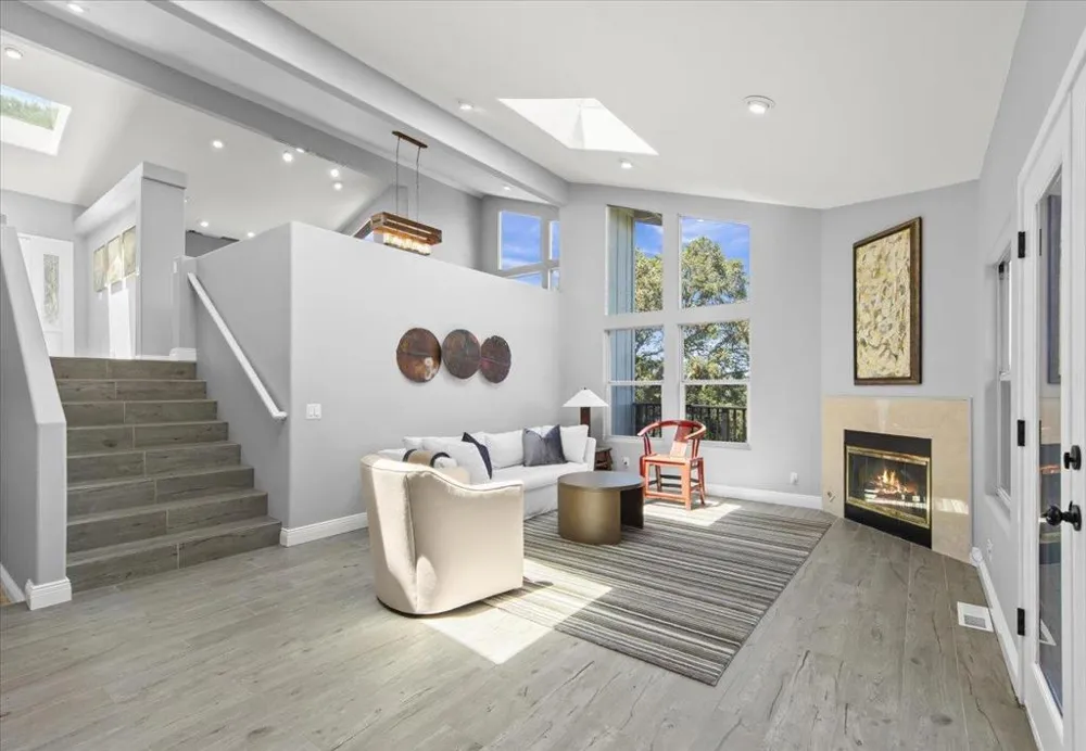 29 Los Encinos Drive Del Rey Oaks, CA 93940