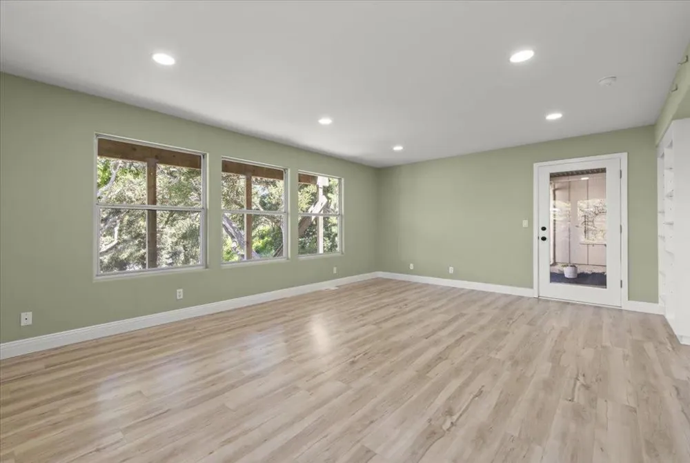 29 Los Encinos Drive Del Rey Oaks, CA 93940