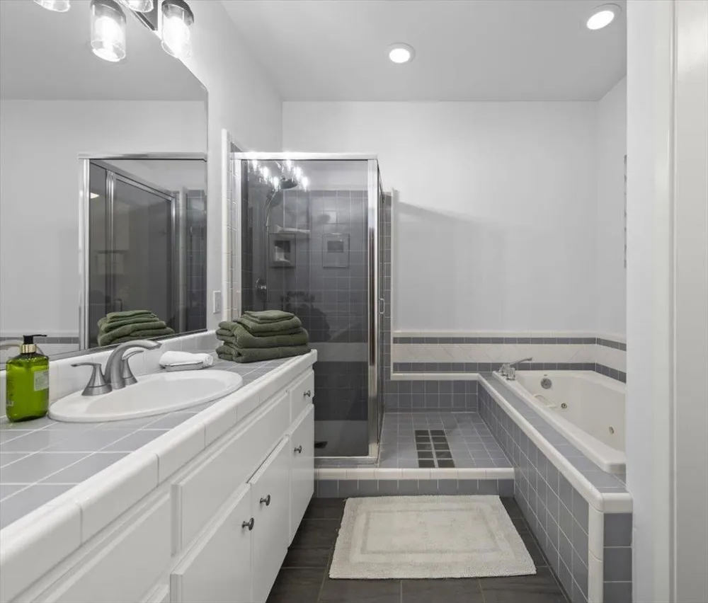 29 Los Encinos Drive Del Rey Oaks, CA 93940