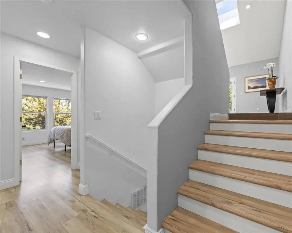 29 Los Encinos Drive Del Rey Oaks, CA 93940