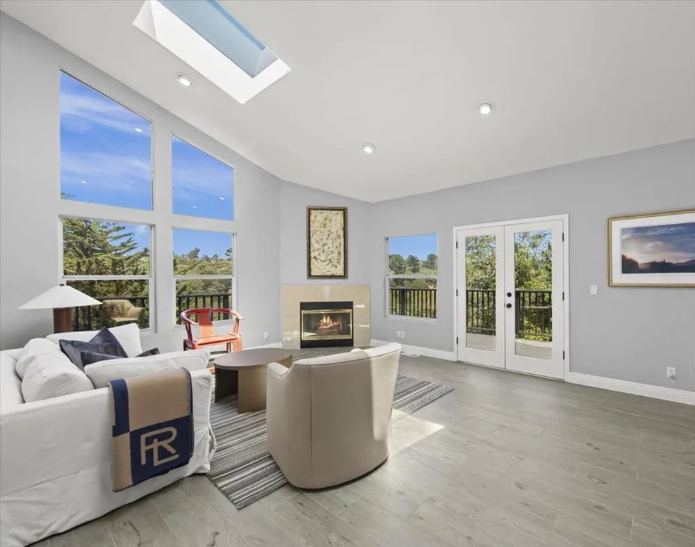29 Los Encinos Drive Del Rey Oaks, CA 93940