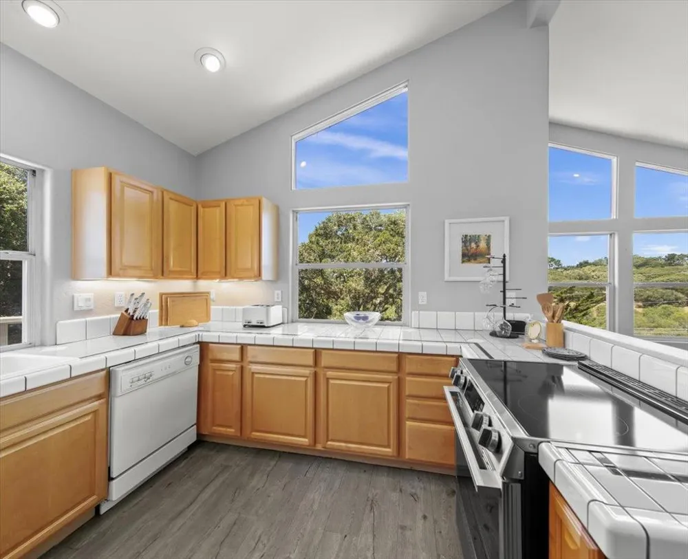 29 Los Encinos Drive Del Rey Oaks, CA 93940