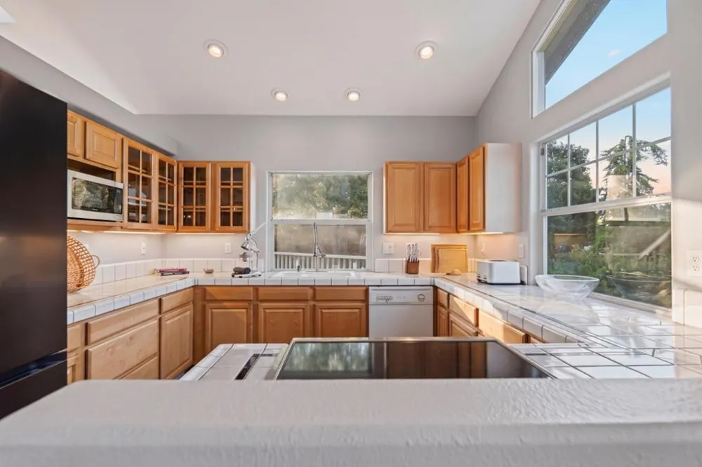 29 Los Encinos Drive Del Rey Oaks, CA 93940