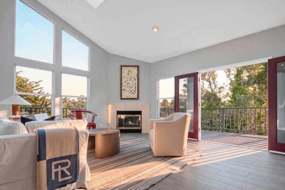 29 Los Encinos Drive Del Rey Oaks, CA 93940