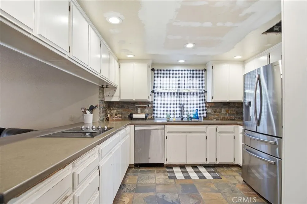 1421 El Pueblo Drive Modesto, CA 95355