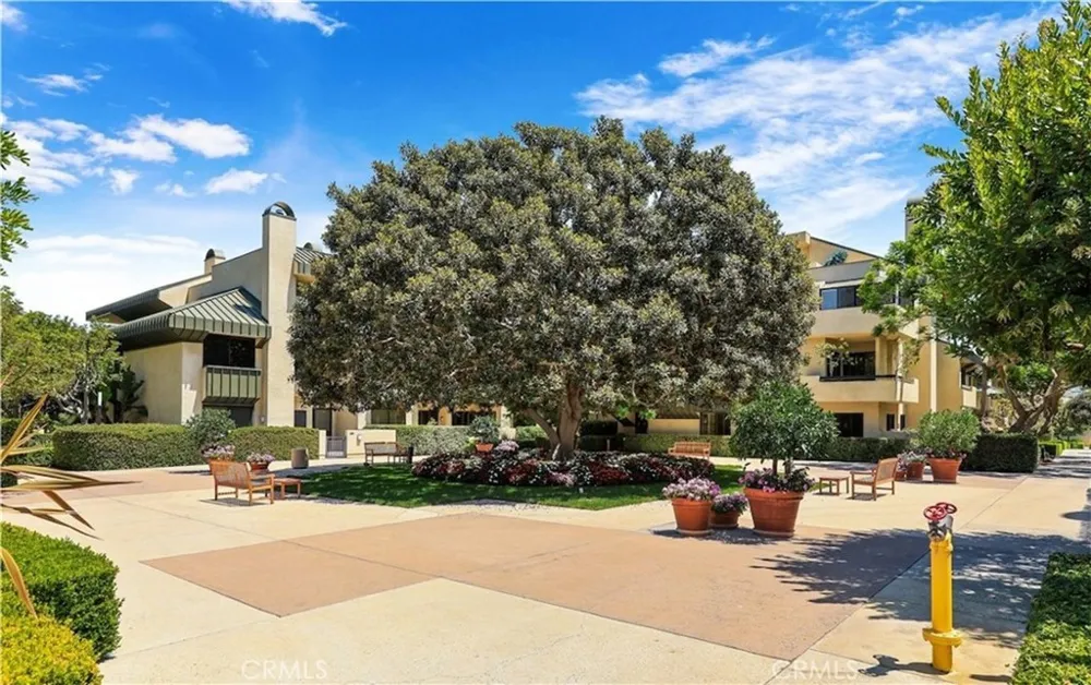 2451 Century Los Angeles, CA 90067