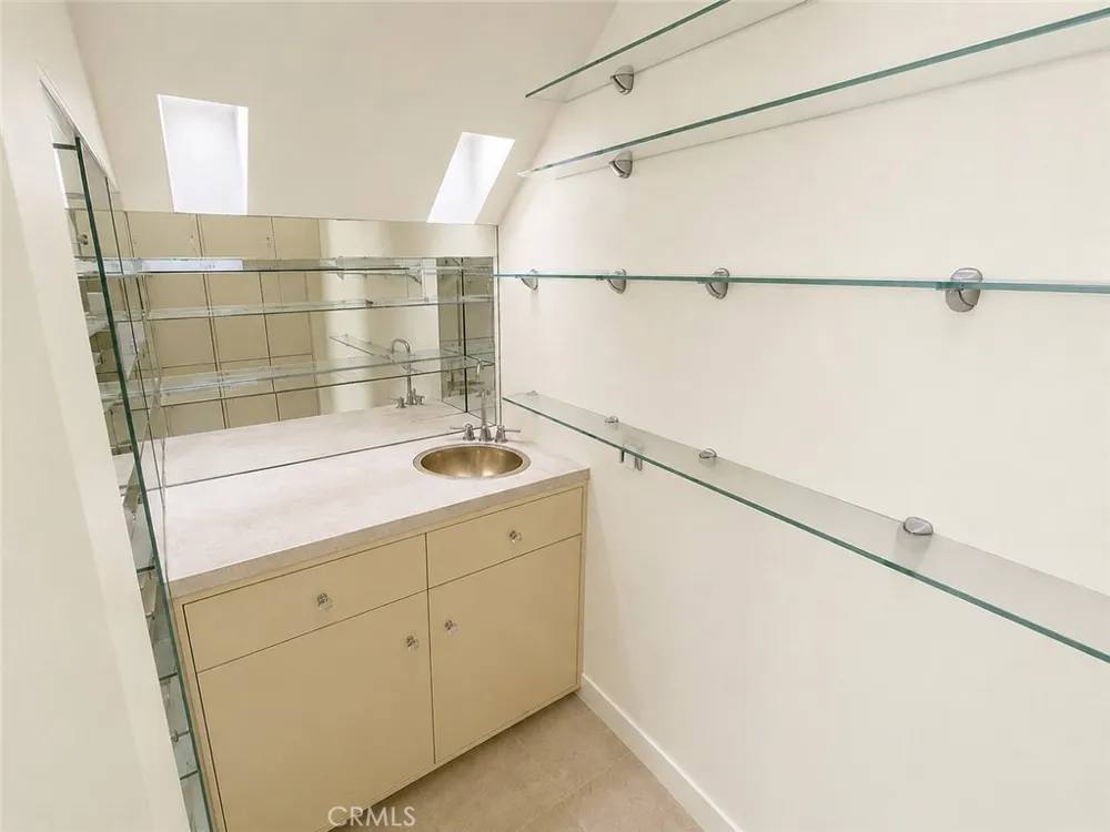 2451 Century Los Angeles, CA 90067