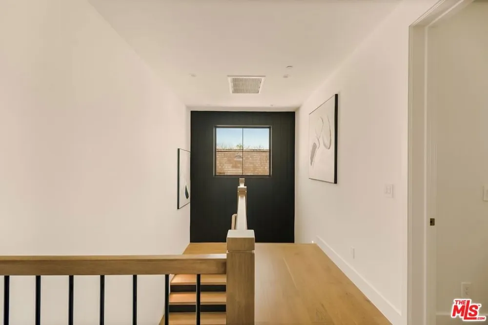 4261 Denny Avenue Toluca Lake, CA 91602
