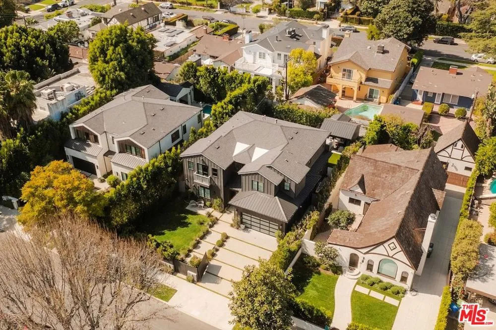 4261 Denny Avenue Toluca Lake, CA 91602