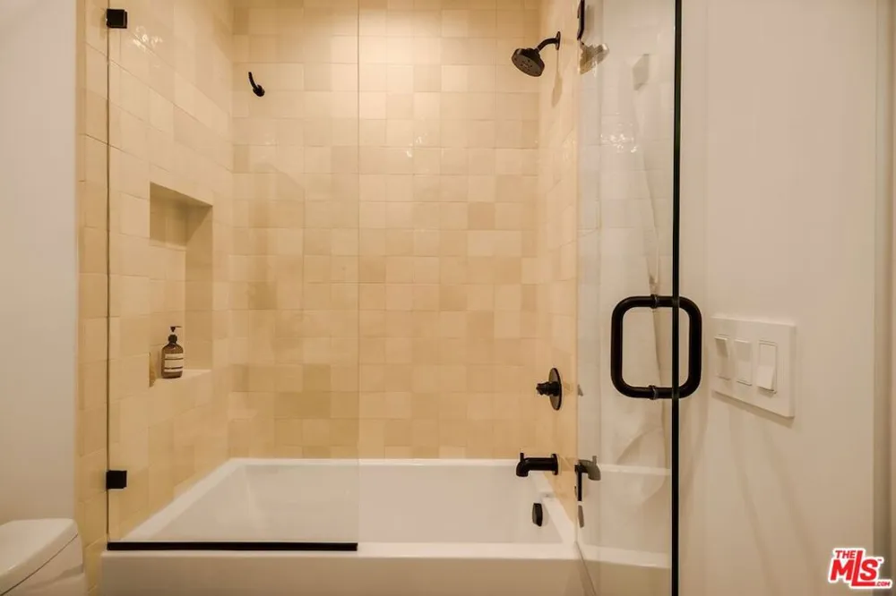 4261 Denny Avenue Toluca Lake, CA 91602