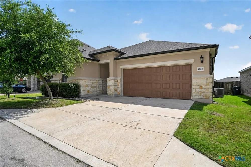 1209 Natchez Trail Leander, TX 78641