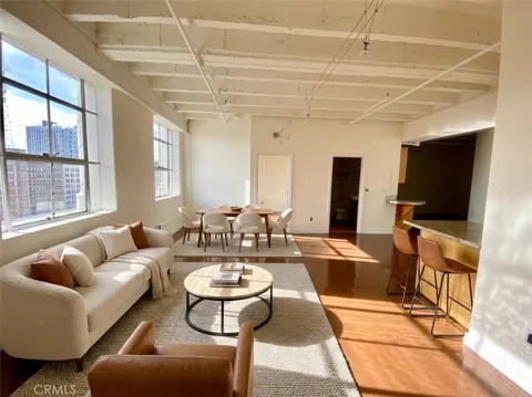 312 W 5th Street #1017