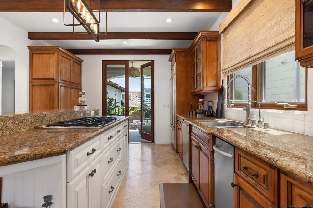 227 Neptune Ave Encinitas, CA 92024