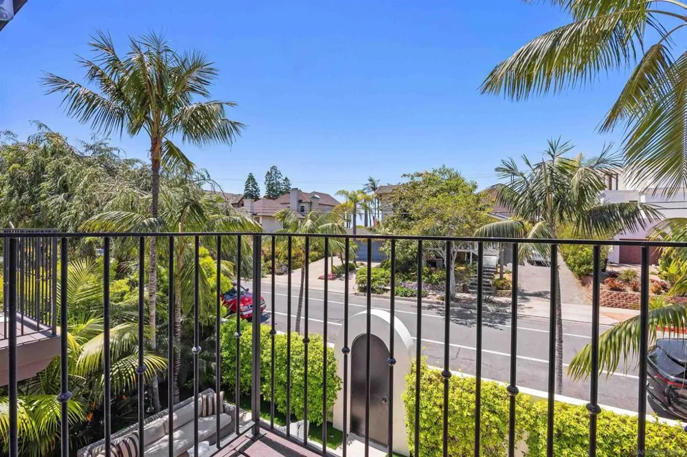 227 Neptune Ave Encinitas, CA 92024