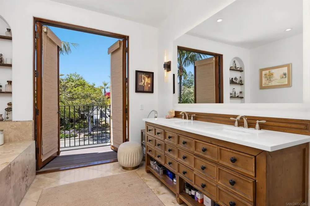 227 Neptune Ave Encinitas, CA 92024