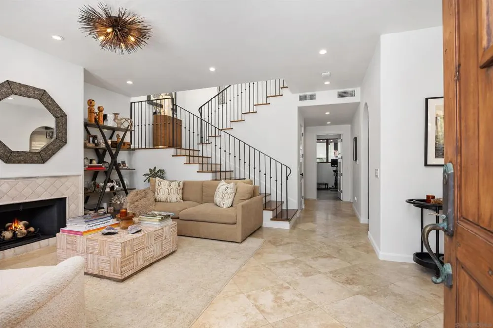 227 Neptune Ave Encinitas, CA 92024