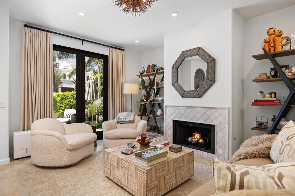 227 Neptune Ave Encinitas, CA 92024
