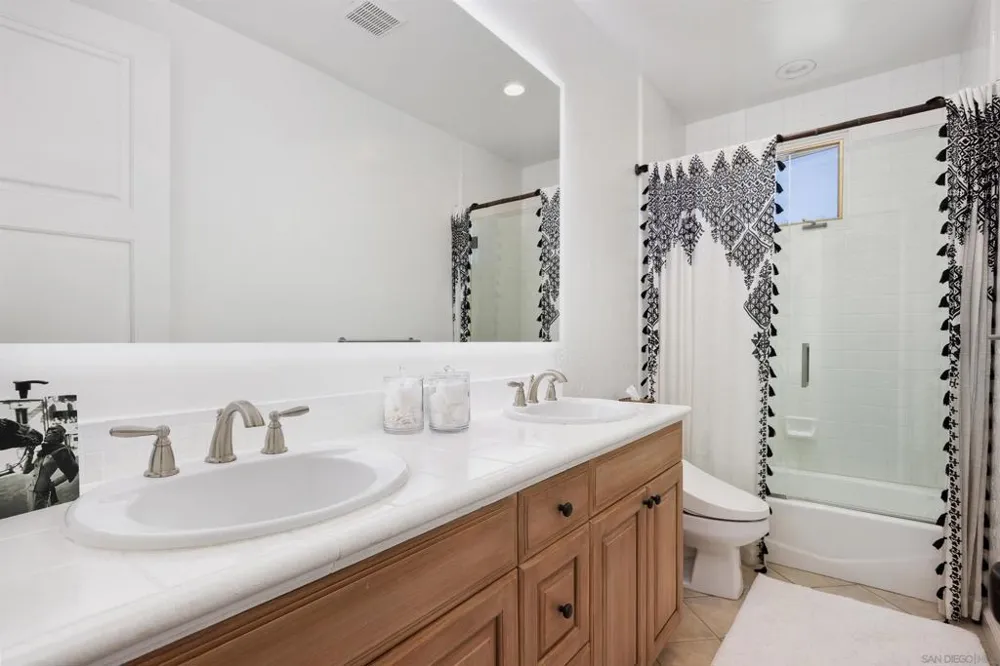 227 Neptune Ave Encinitas, CA 92024