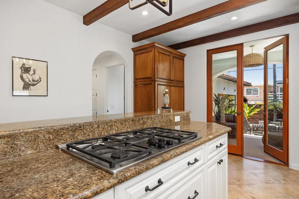 227 Neptune Ave Encinitas, CA 92024