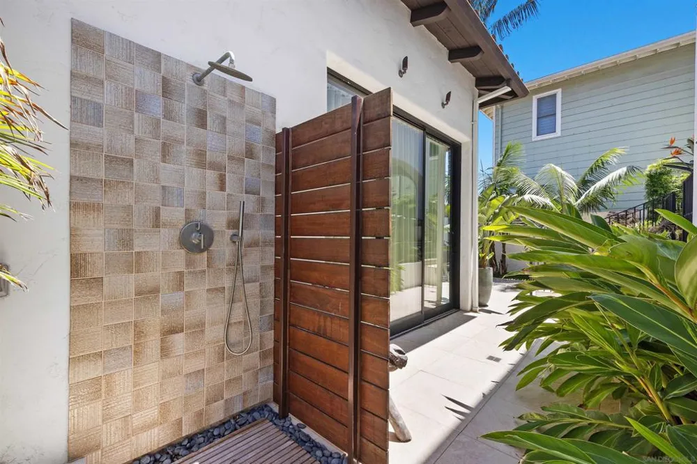 227 Neptune Ave Encinitas, CA 92024