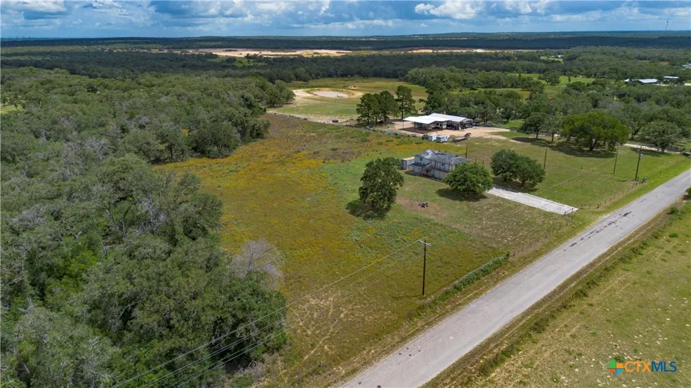 84 Longhorn Road Stockdale, TX 78160