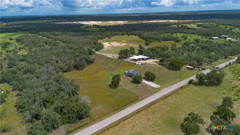 84 Longhorn Road Stockdale, TX 78160