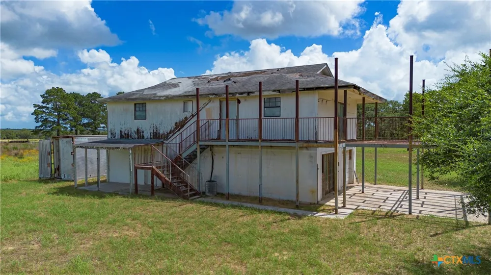 84 Longhorn Road Stockdale, TX 78160