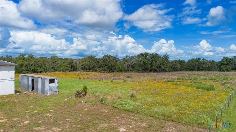 84 Longhorn Road Stockdale, TX 78160