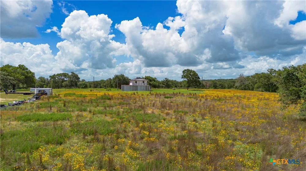 84 Longhorn Road Stockdale, TX 78160