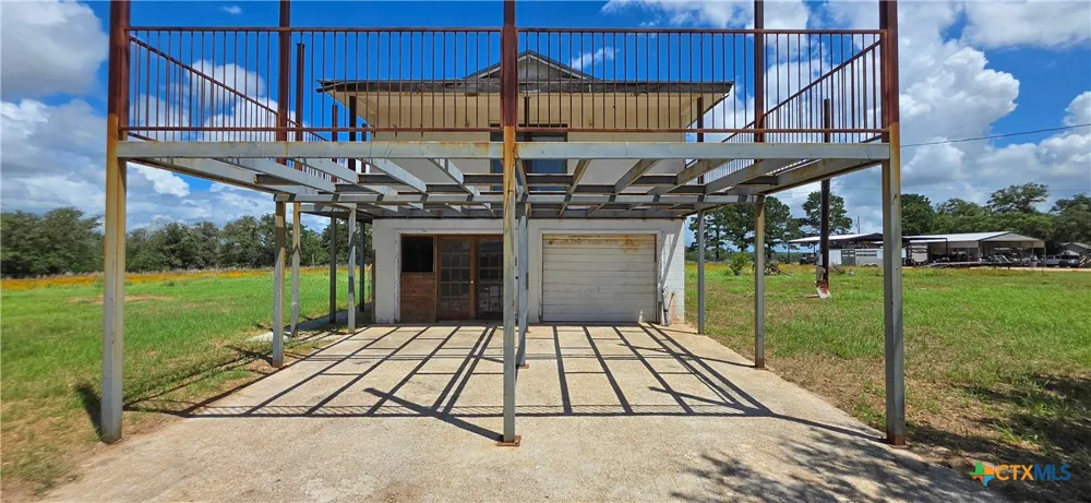 84 Longhorn Road Stockdale, TX 78160