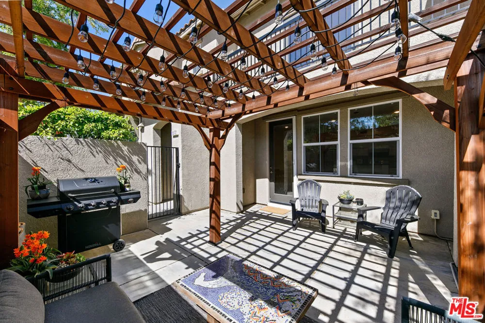 1572 Silver Shadow Drive Newbury Park, CA 91320