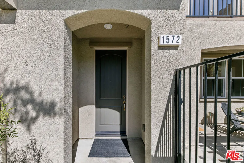1572 Silver Shadow Drive Newbury Park, CA 91320