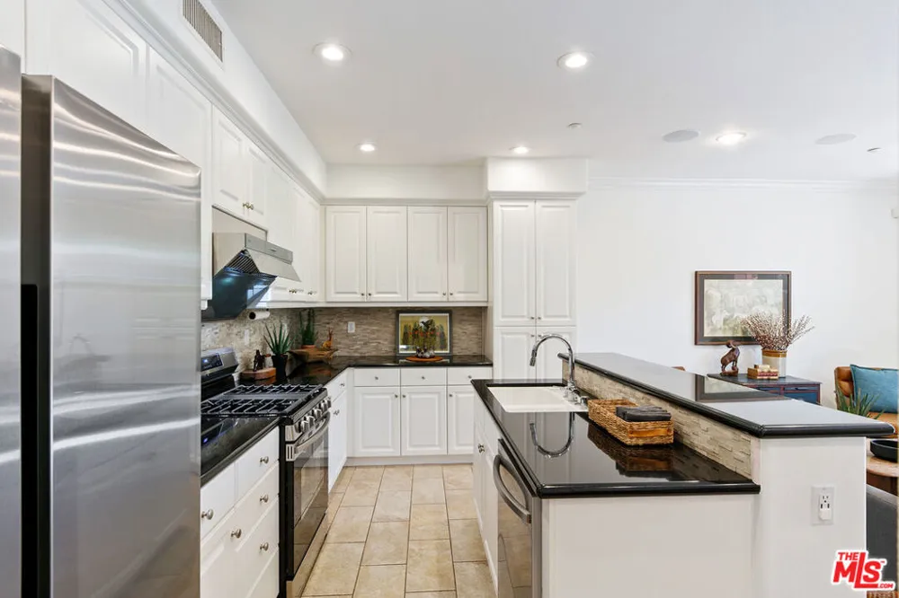 1572 Silver Shadow Drive Newbury Park, CA 91320