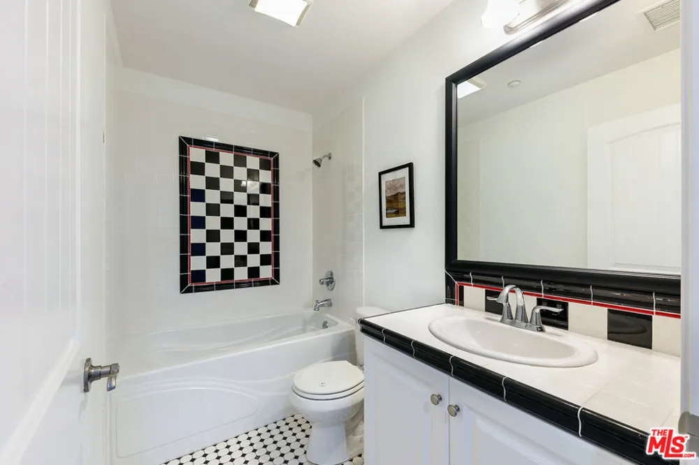 1572 Silver Shadow Drive Newbury Park, CA 91320