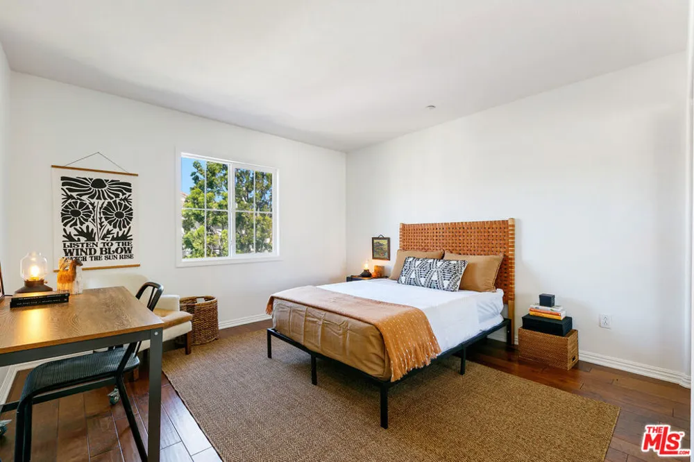 1572 Silver Shadow Drive Newbury Park, CA 91320